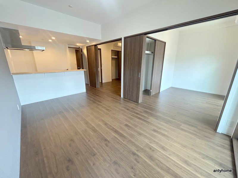ArtizA瓦屋町Ⅰ　仲介手数料無料の居間・リビング