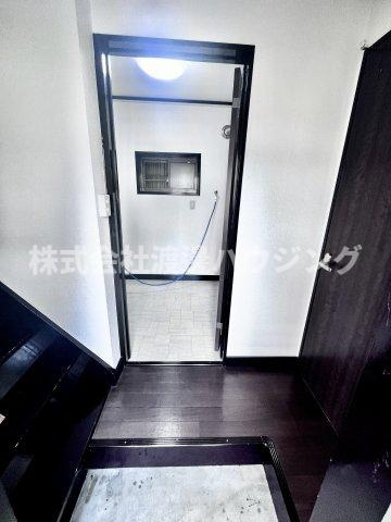 大阪市城東区中浜１丁目の一戸建ての玄関
