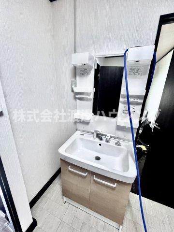 大阪市城東区中浜１丁目の一戸建ての洗面所