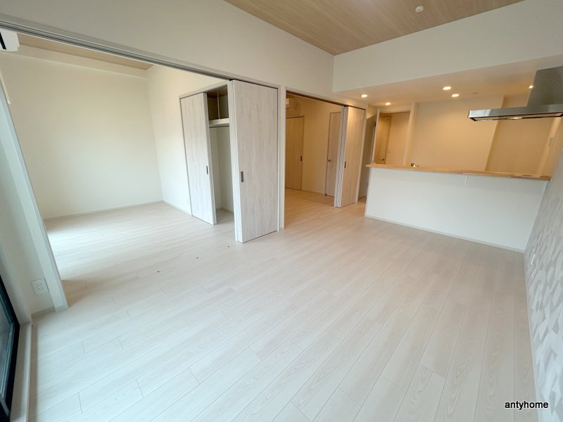 ArtizA瓦屋町Ⅰ　仲介手数料無料の居間・リビング
