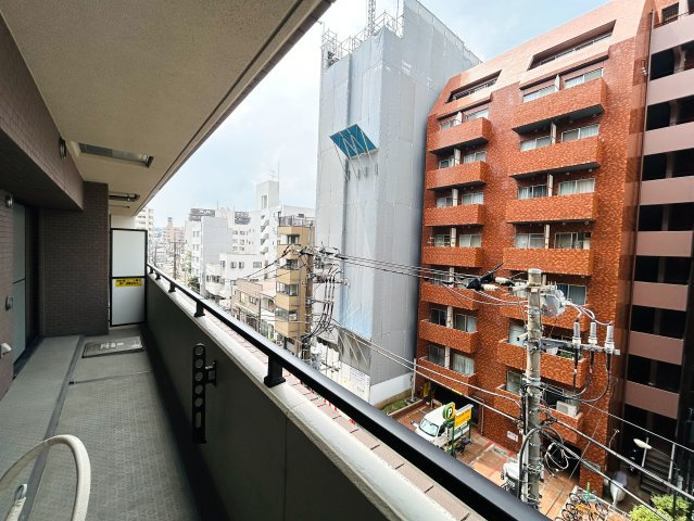 個人的に思うのは、、玄関開けて奥行感ある部屋も良いけれど、横に広がっている空間の方が好きっ！！共感できる方は、まずクリッククリック！！！な、『日神パレステージ横浜第２』リノベーションの展望
