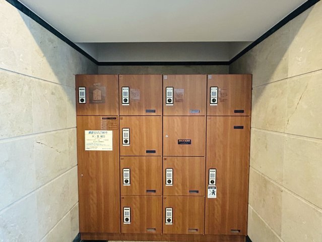 個人的に思うのは、、玄関開けて奥行感ある部屋も良いけれど、横に広がっている空間の方が好きっ！！共感できる方は、まずクリッククリック！！！な、『日神パレステージ横浜第２』リノベーションの設備