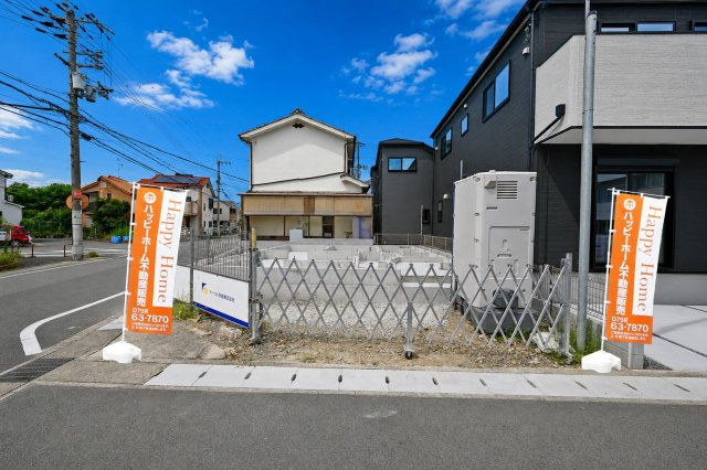 ファーストタウン伊丹市堀池2丁目新築一戸建て全2区画│3LDK+駐車2台可の外観|阪急伊丹線「新伊丹」駅徒歩24分の立地、2026年10月完成予定です。皆様のご連絡を心よりお待ちしております。