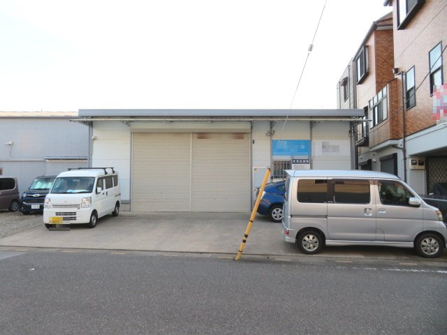 川口市南鳩ヶ谷４丁目の倉庫