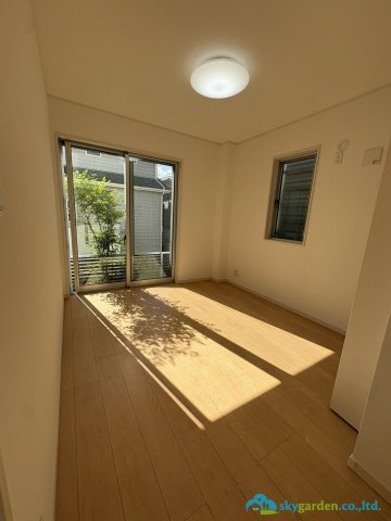 鎌倉市腰越1丁目　中古戸建の洋室|スタンダードな洋室です