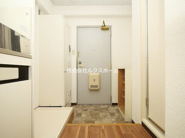スチューデントパレス茨木の玄関