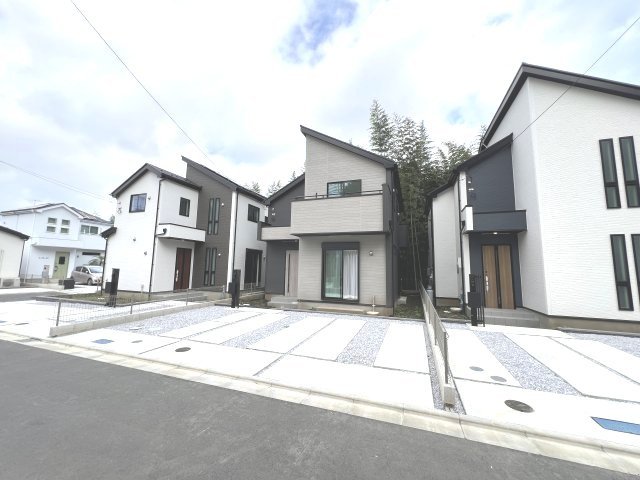 青梅市長淵1丁目　新築戸建全10棟の駐車場|並列2台駐車可能なゆとりのカースペース