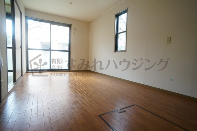 ハイカムールエルテの居間・リビング|参考、同建物・同間取りの号室