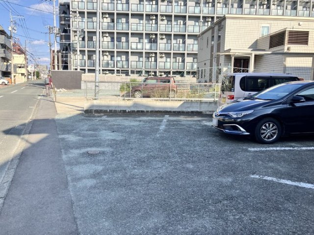 グリーンハイツ新大江の駐車場