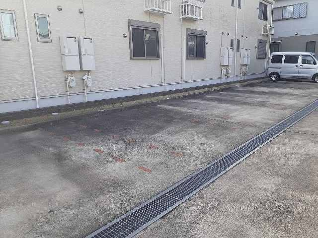マイン　シュロス　Ⅰの駐車場|駐車場があるので、車を買う予定の方も安心です