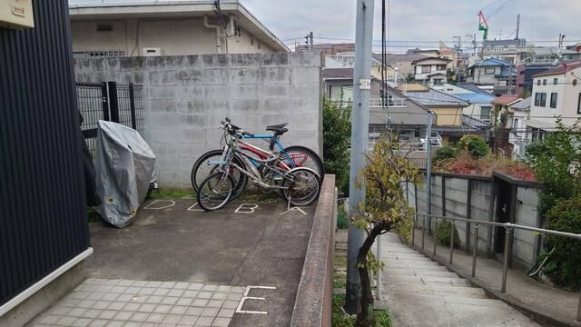 エイトハウス代々木上原の駐車場|■集合ポスト
