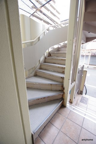新大阪サンマンション2号館　仲介手数料無料のロビー