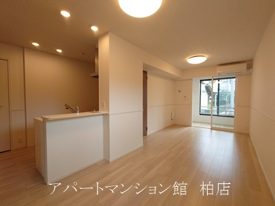 【居間・リビング】 | ジェルメ柏B棟