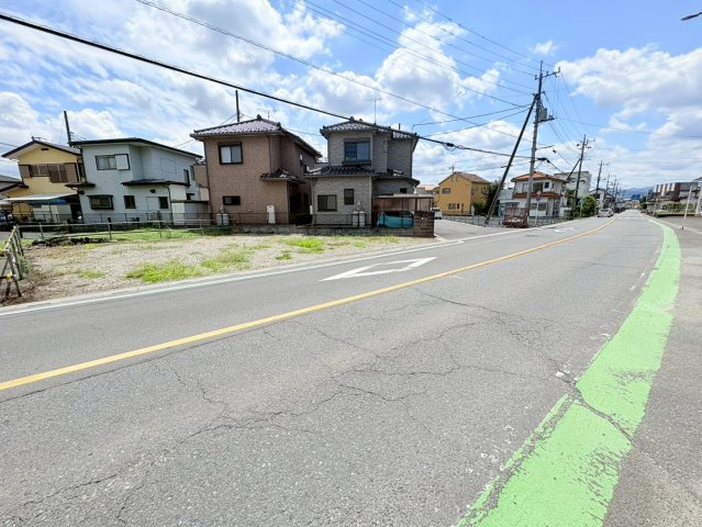 鶴ヶ島市下新田　建築条件なし売地　東武越生線『一本松駅』徒歩4分　【新町小学区】の前面道路含む現地写真