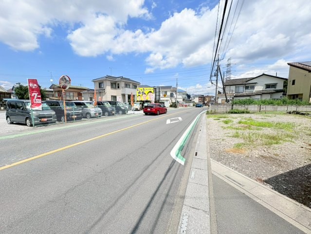 鶴ヶ島市下新田　建築条件なし売地　東武越生線『一本松駅』徒歩4分　【新町小学区】の前面道路含む現地写真