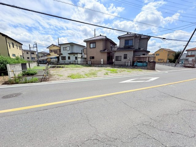 鶴ヶ島市下新田　建築条件なし売地　東武越生線『一本松駅』徒歩4分　【新町小学区】の前面道路含む現地写真