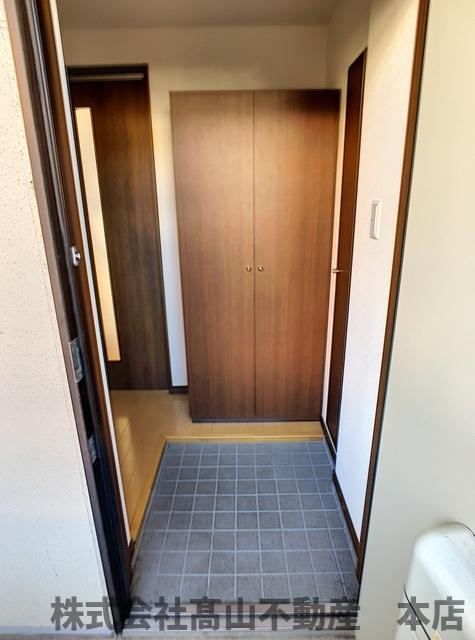宗像市葉山２丁目の賃貸マンションの玄関