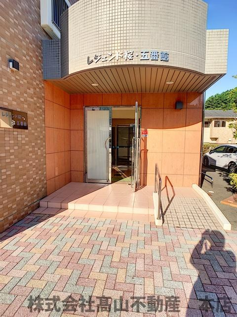 宗像市葉山２丁目の賃貸マンションのエントランス