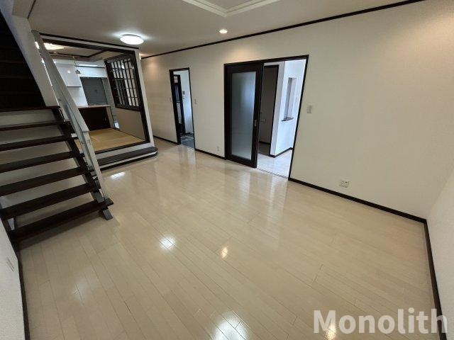 庭代台４丁戸建の内装
