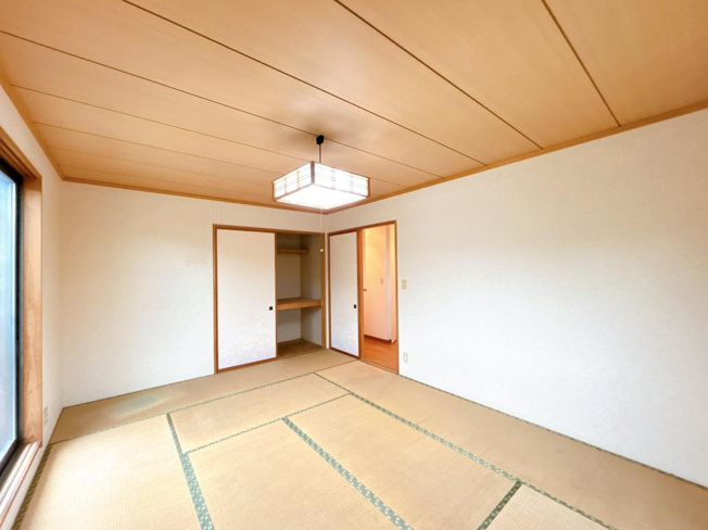 【和室】 | 取手市米ノ井　中古戸建 | 大容量の押入れ完備！