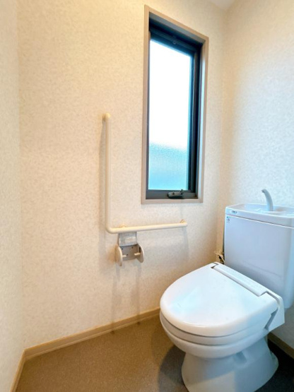 【トイレ】 | 取手市米ノ井　中古戸建 | トイレは1F、2F共に完備！取り合いになることがありませんね(^^)/
