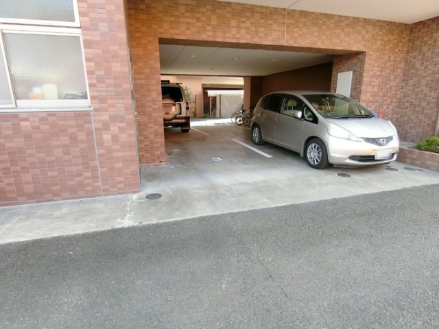 【駐車場】アムールシャトー