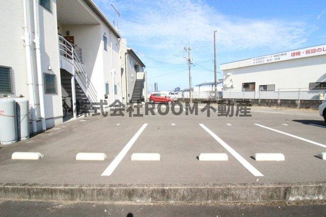 フランボワーズの駐車場|カースペースがあります