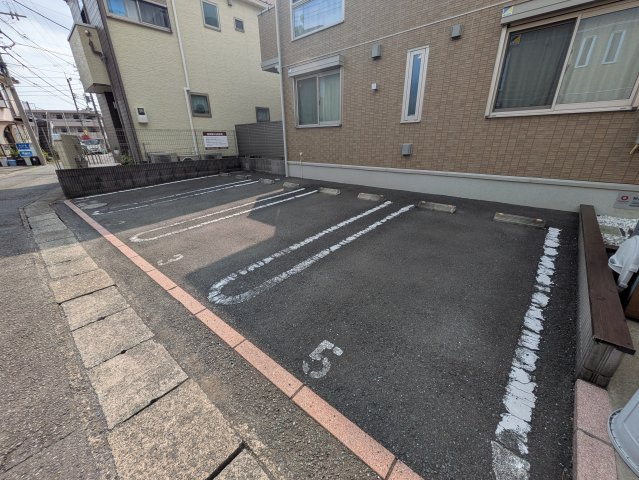 GRAND SOLEIL Aの駐車場