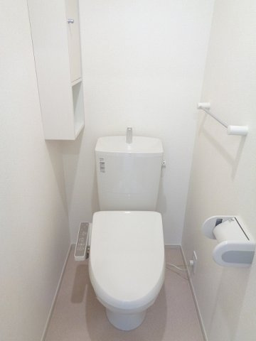 ロイヤル　オークＢのトイレ|落ち着いた色調のトイレです