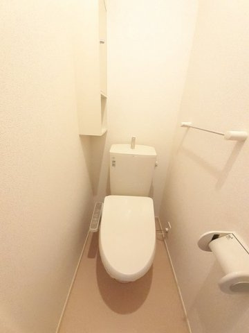 メゾンリヴィエールＣのトイレ|落ち着いたトイレです