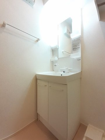 メゾンリヴィエールＣの洗面所|コンパクトで使いやすい洗面所