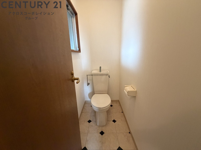 シンプルで使いやすいトイレです♪