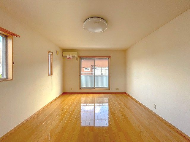 NEW BEGININGの居間・リビング|リビングです
※違うお部屋の写真を使用しております