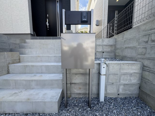 豊見城市豊見城（全4棟）3号棟の設備|3号棟　カメラ付きインターフォン＋便利なポスト付き♪