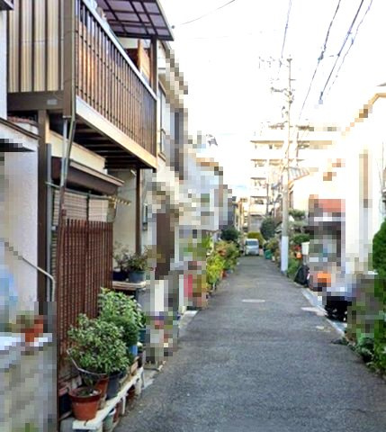 三反田町2丁目の周辺|前面道路は歩道も整備され、小さなお子様にも安心

