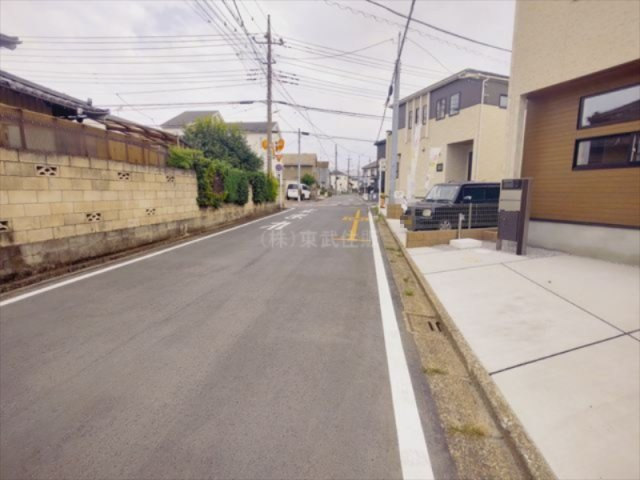 【前面道路含む現地写真】の画像