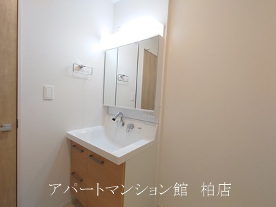 ジェルメ柏B棟の独立洗面台