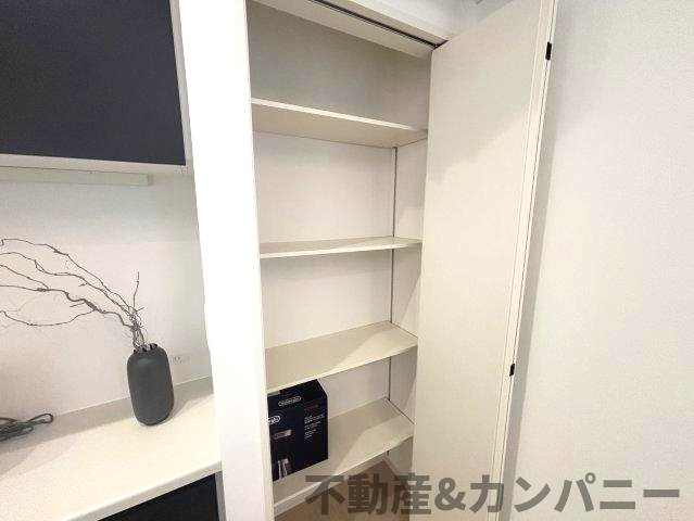 ミサワホームタウンさくら小西の収納|キッチン横にも収納スペースがあります