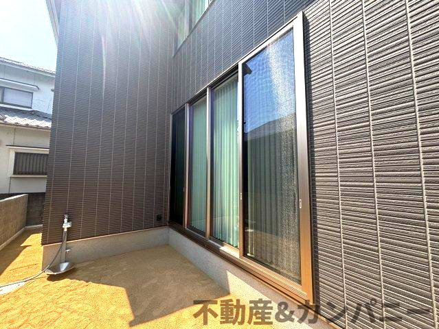 ミサワホームタウンさくら小西のその他|大きめの窓が日差しを部屋に運んでくれます