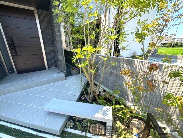 ミサワホームタウンさくら小西の庭|専用のベンチです