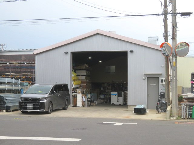 草加市青柳３丁目の倉庫