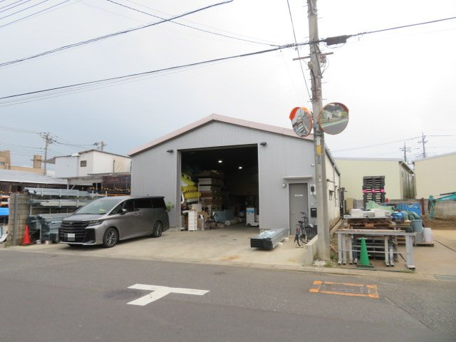 草加市青柳３丁目の倉庫