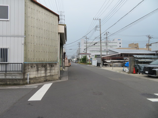草加市青柳３丁目の倉庫