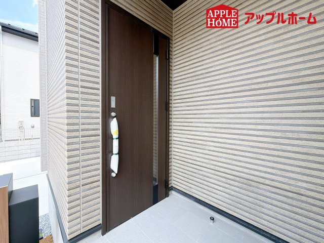 さいたま市桜区塚本の玄関|ぜひ現地にて、実際の建物・街並み・日当たり等ご確認下さい♪お問い合わせはお気軽に☆　TEL「0120-466263」