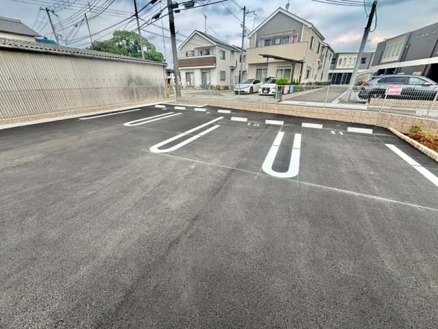 ルニＶの駐車場