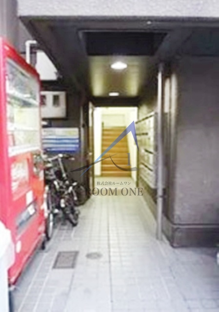 柳橋ビルのエントランス|エントランスです。