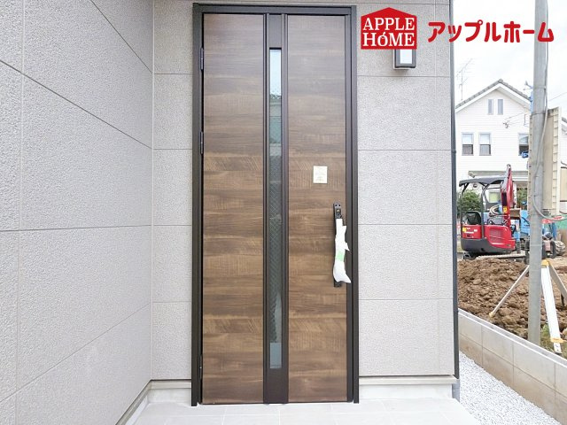 さいたま市西区佐知川1270番の玄関|ぜひ現地にて、実際の建物・街並み・日当たり等ご確認下さい♪お問い合わせはお気軽に☆　TEL「0120-466263」