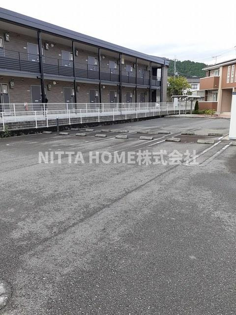 Ｎｅｗ和田ハイツ　Ａの駐車場|駐車場２台分確保あります◆