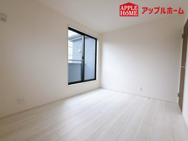 さいたま市西区土屋の洋室|居室は全室収納あり！たっぷりある収納活用でお部屋もキレイを保てます♪
