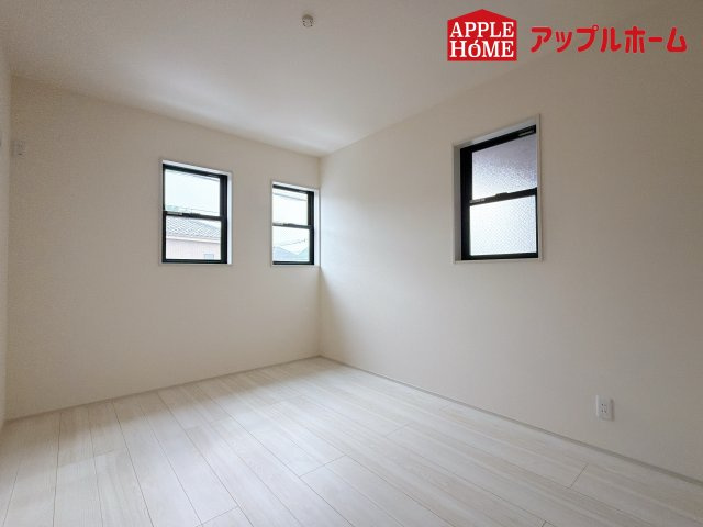 さいたま市西区土屋の洋室|居室は全室収納あり！たっぷりある収納活用でお部屋もキレイを保てます♪